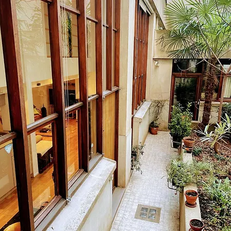 Loft With View On A Quiet Garden, Parisian Charm Appartement *